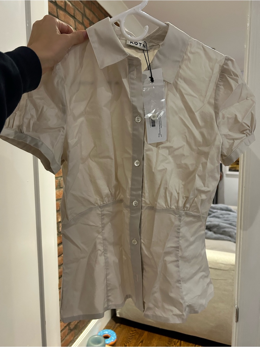 KOTN Cream Short Sleeve Button-Front Shirt with Subtle Tailoring